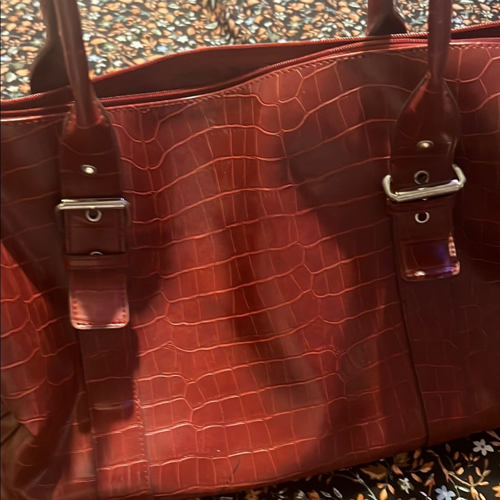 Chic Red Croc-Embossed Tote